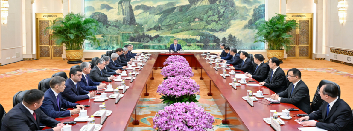 习近平集体会见上海合作组织成员国外长理事会会议外方代表团团长