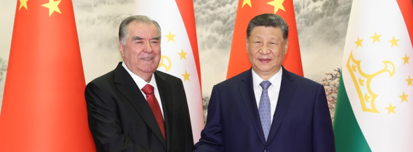 习近平同塔吉克斯坦总统拉赫蒙会谈